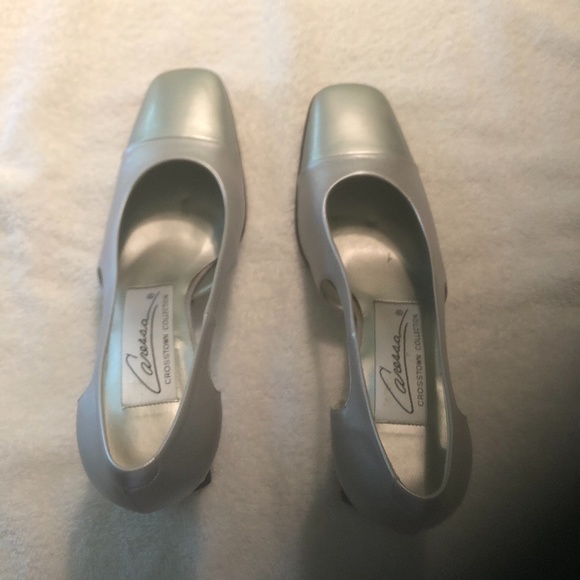 Shoes - Picture 2 of 3